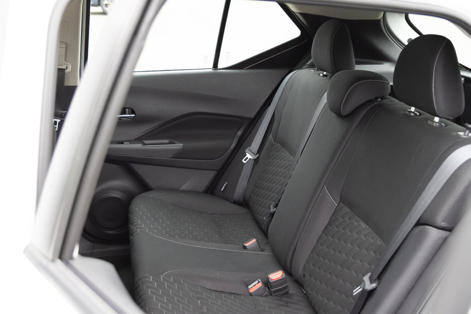 2021 Nissan Kicks SV CVT-19