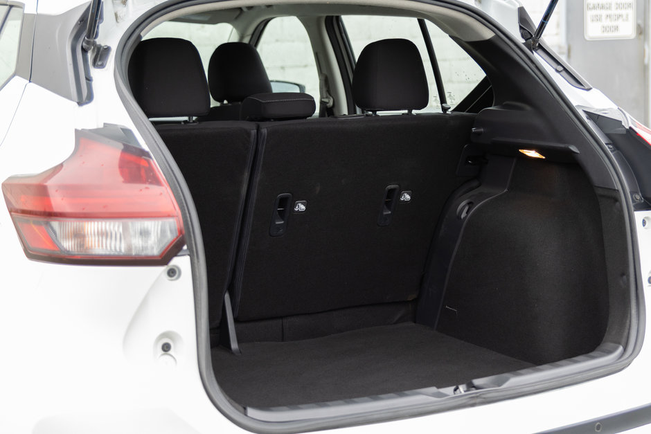 2021 Nissan Kicks SV CVT-8