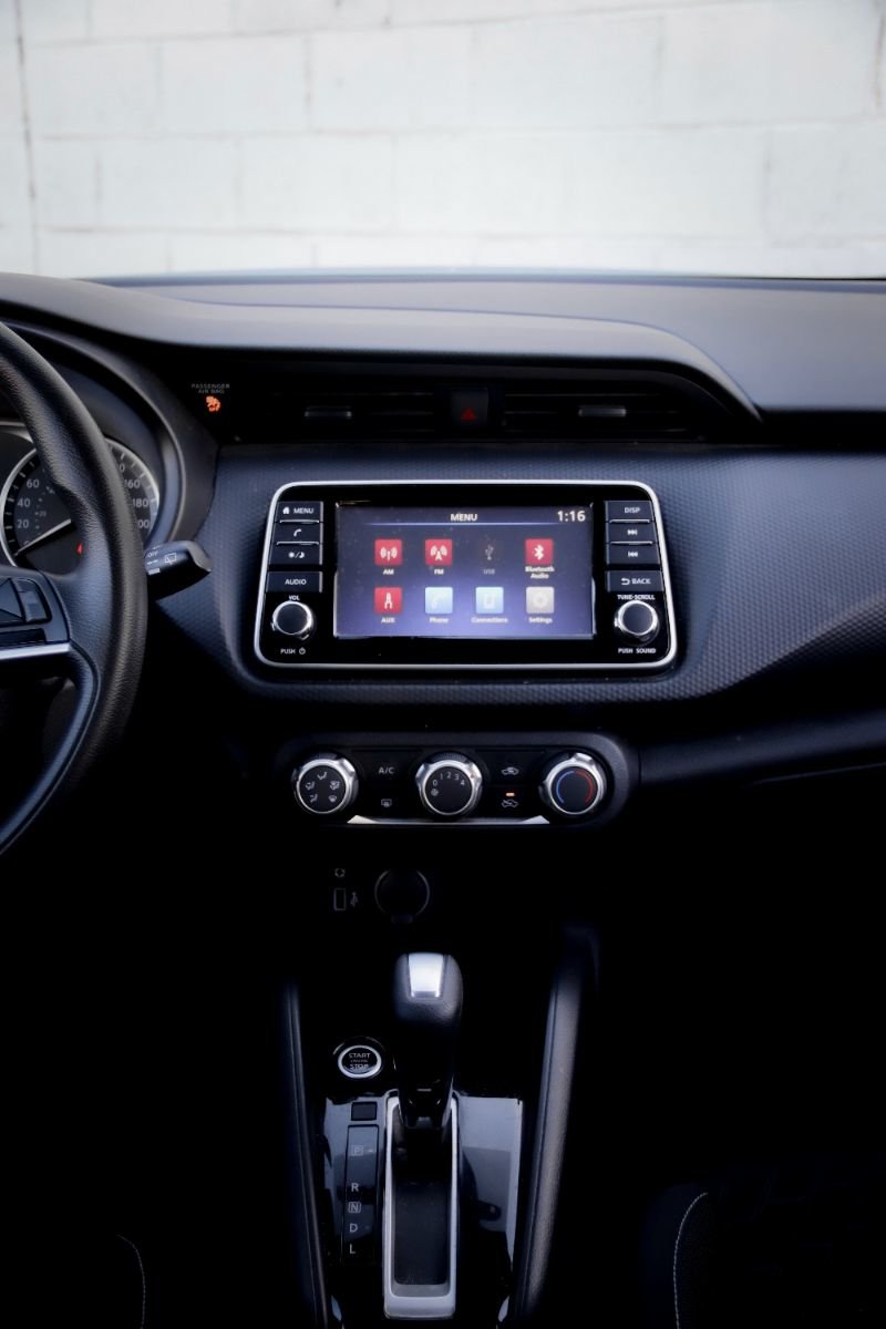 2021 Nissan Kicks S-19