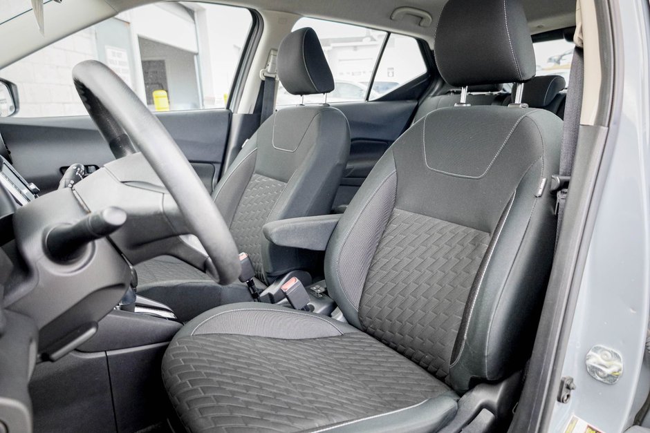 2021 Nissan Kicks S-12