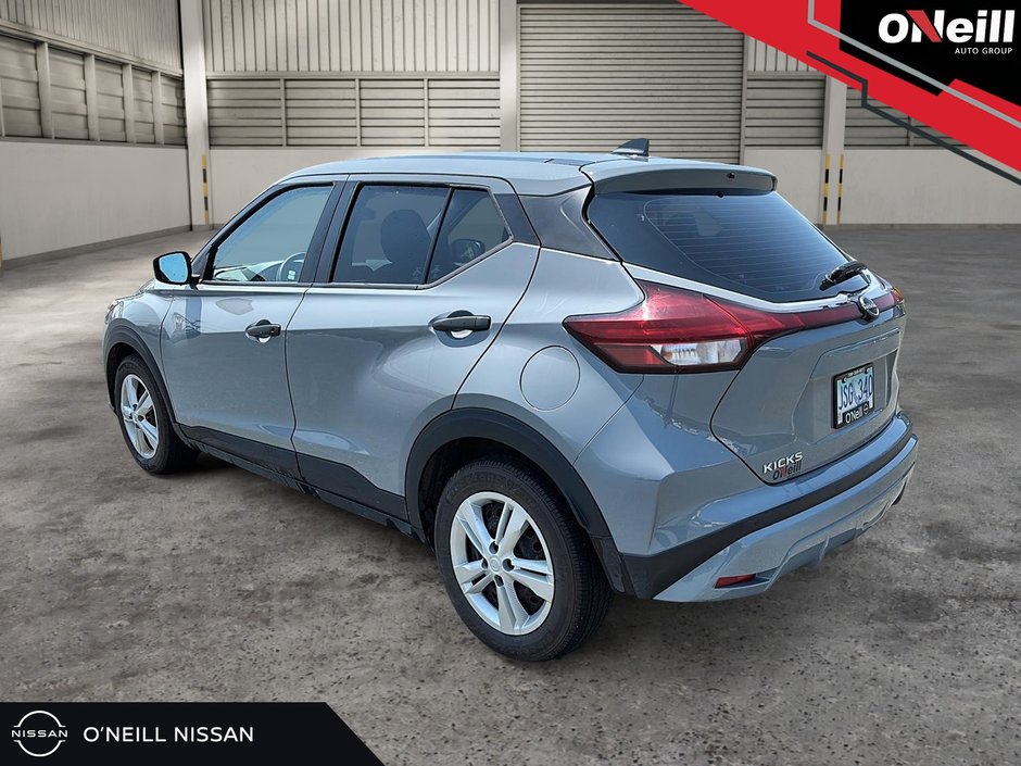 2022 Nissan Kicks S CVT-3