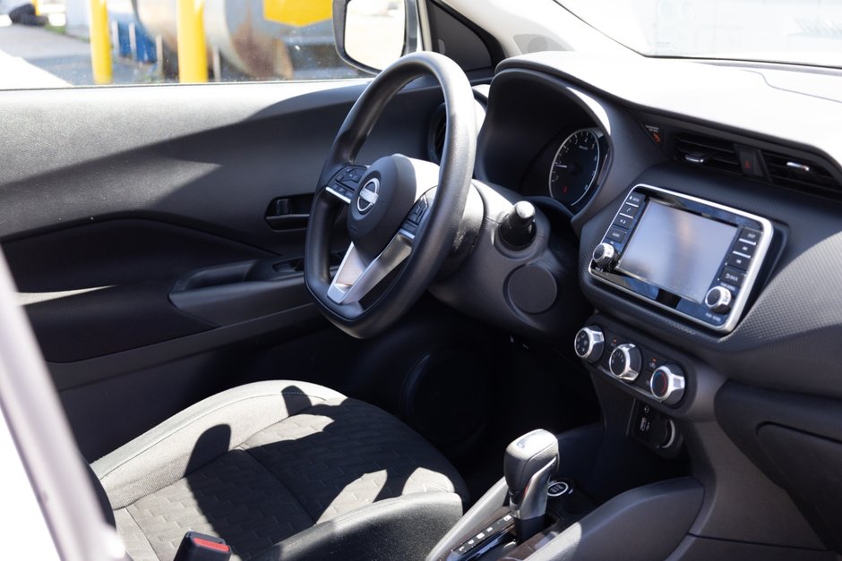 2022 Nissan Kicks S CVT-18