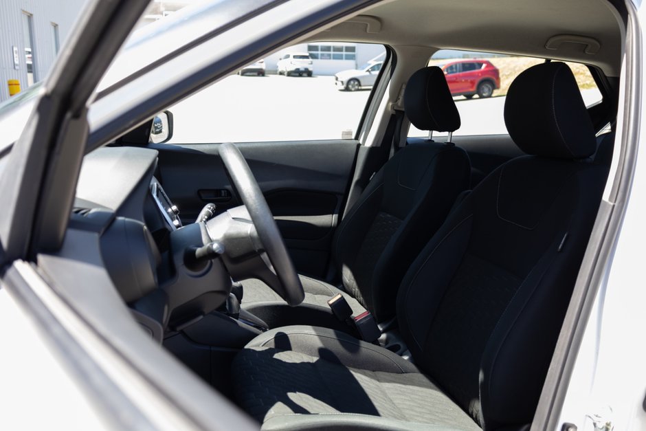 2022 Nissan Kicks S CVT-9