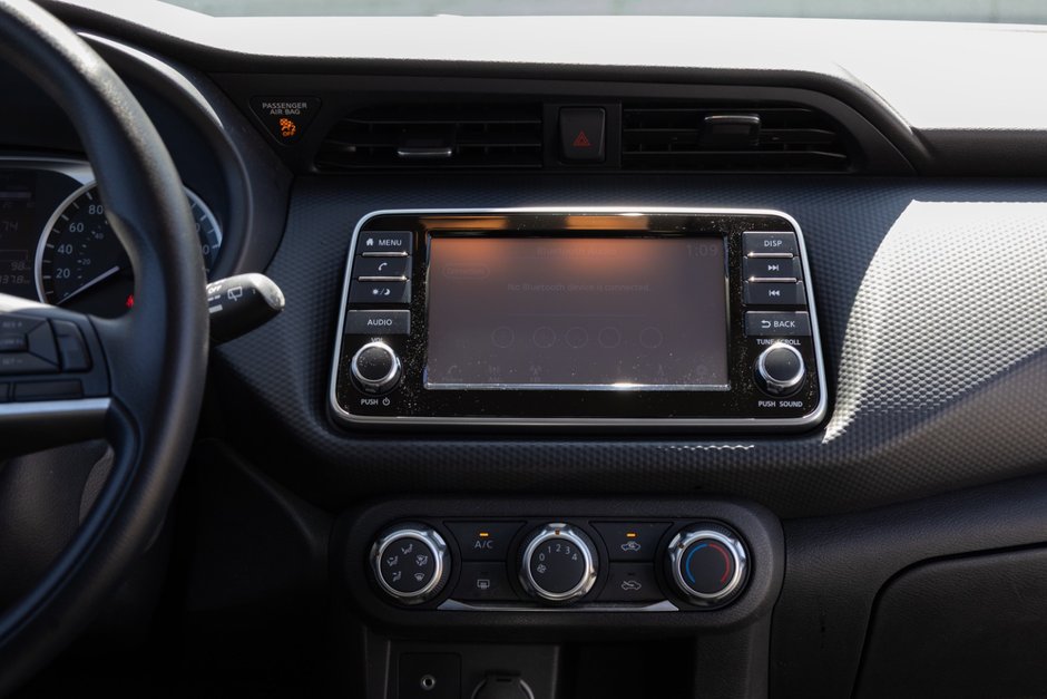 2022 Nissan Kicks S CVT-15