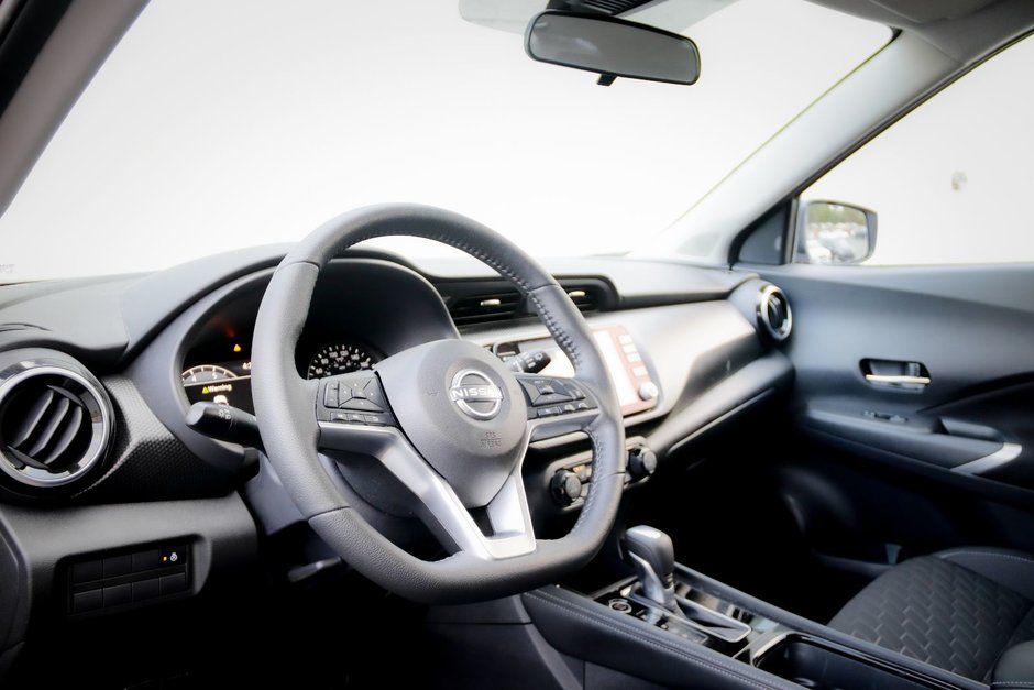 2022 Nissan Kicks SV-16