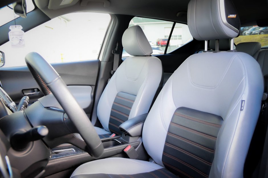 2023 Nissan Kicks SR-13