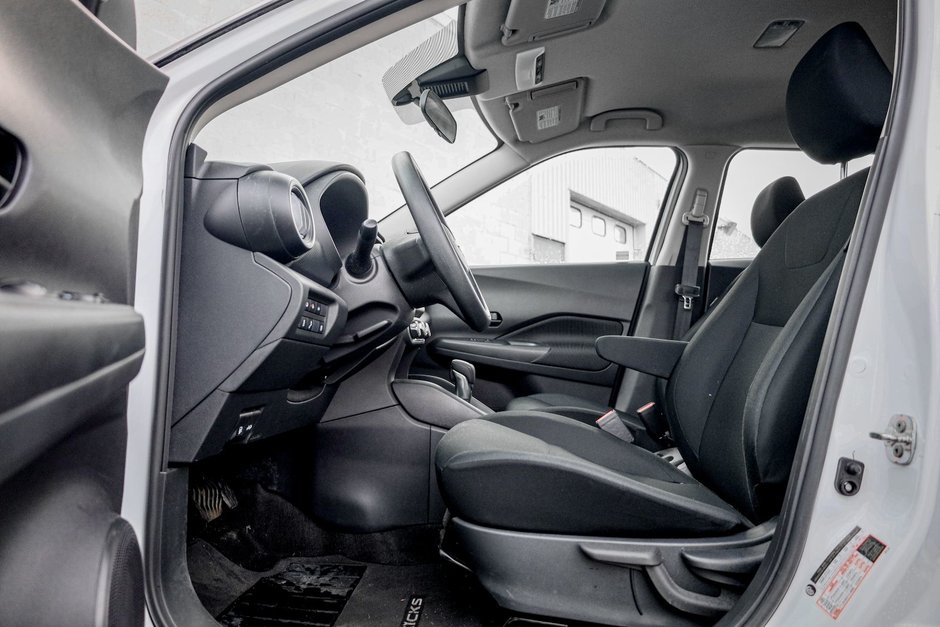 2023 Nissan Kicks S-8