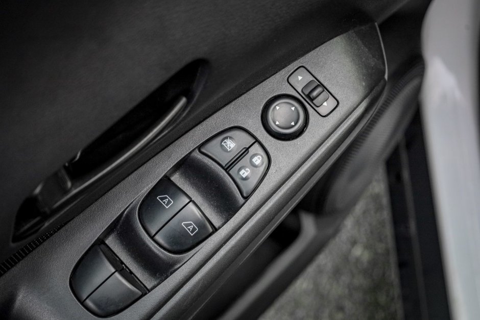 2023 Nissan Kicks S-10