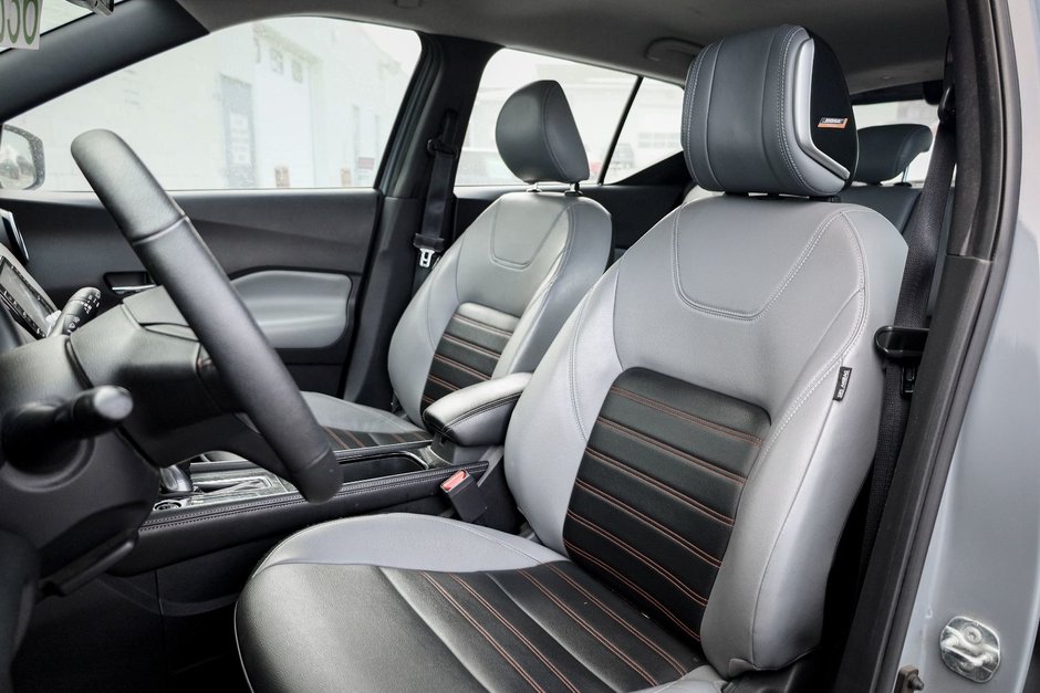 2023 Nissan Kicks SR-9