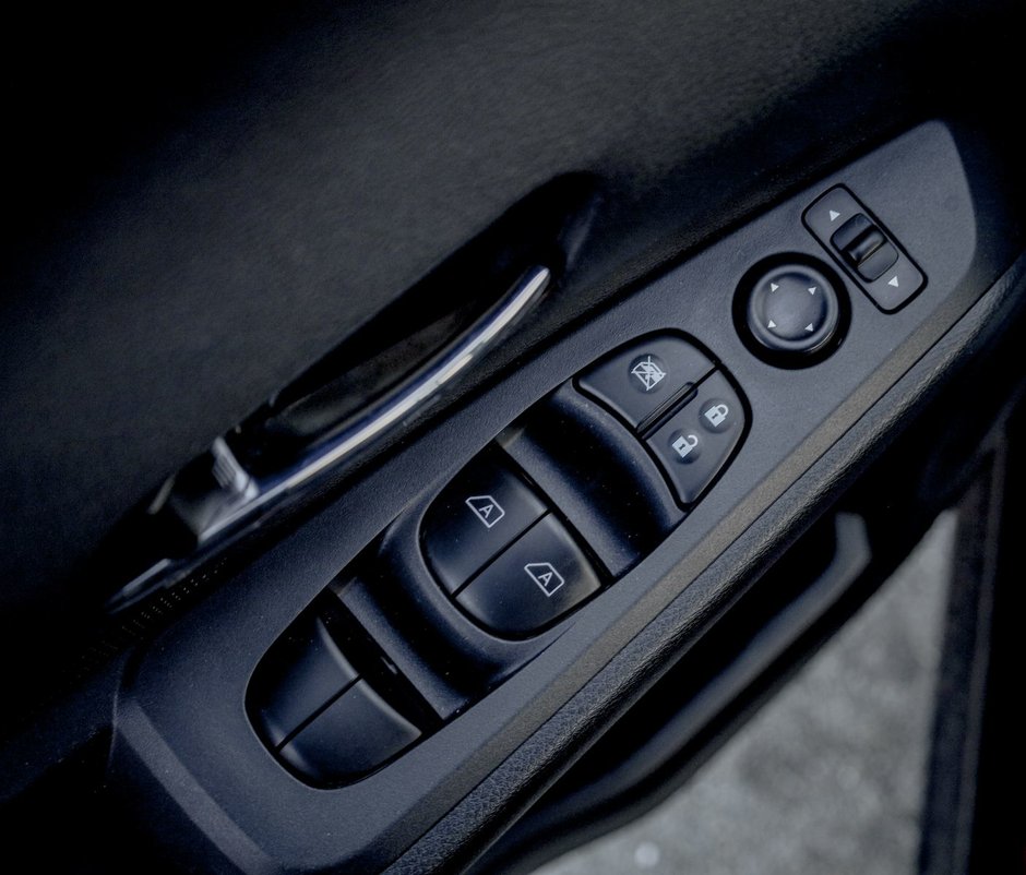 2023 Nissan Kicks SV-10