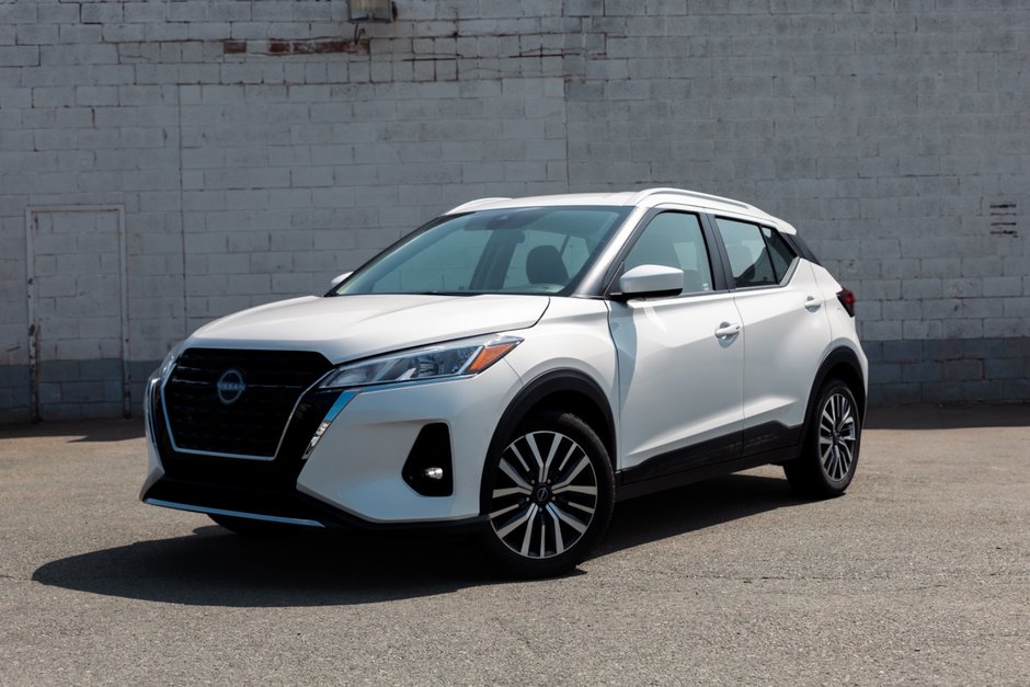 2024 Nissan Kicks SV FWD-2