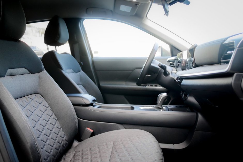 2025 Nissan Kicks SV-22