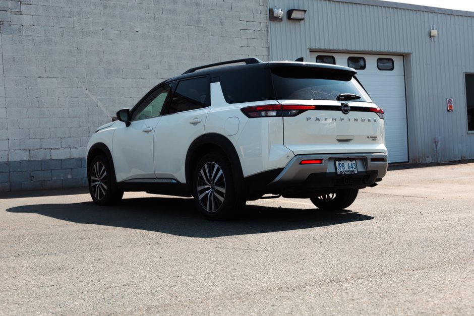 2022 Nissan Pathfinder Platinum V6 4x4 at-10