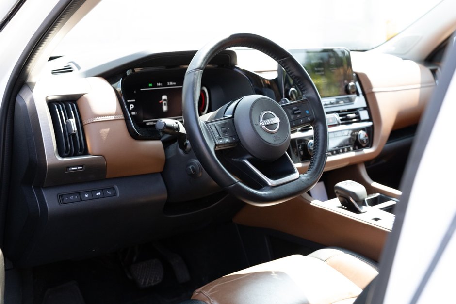 2022 Nissan Pathfinder Platinum V6 4x4 at-15