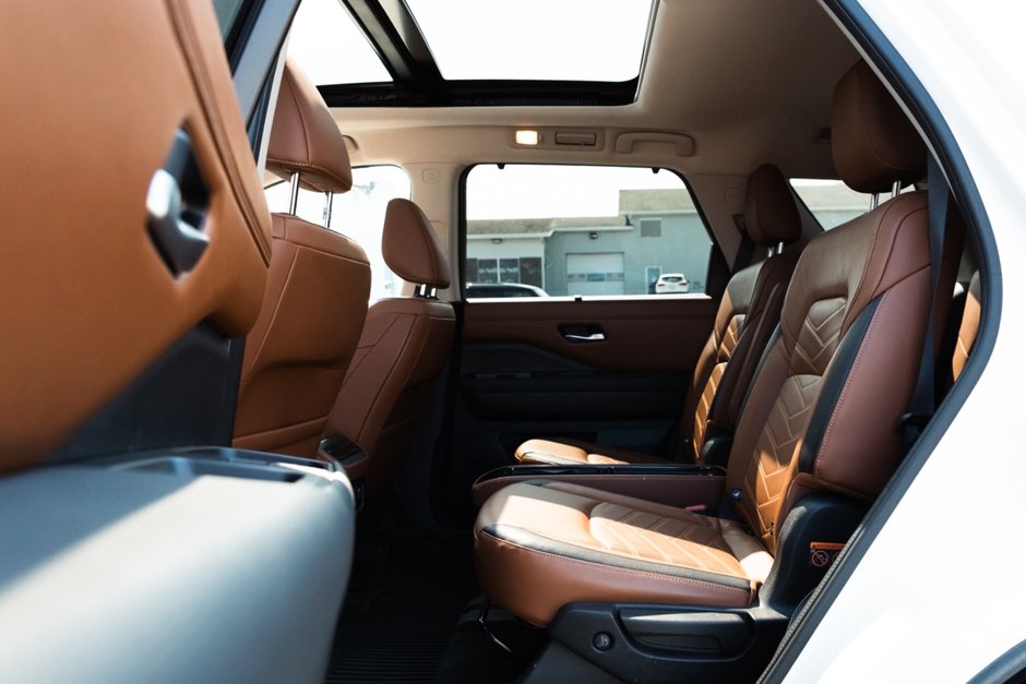 2022 Nissan Pathfinder Platinum V6 4x4 at-24