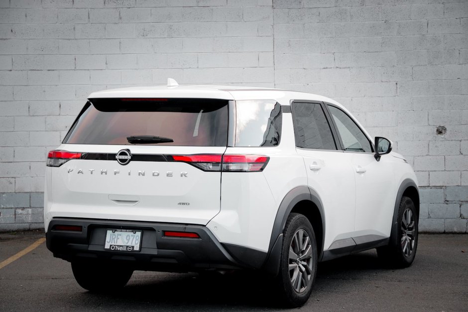 2022 Nissan Pathfinder S-8
