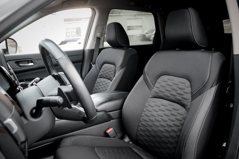 2022 Nissan Pathfinder S-14