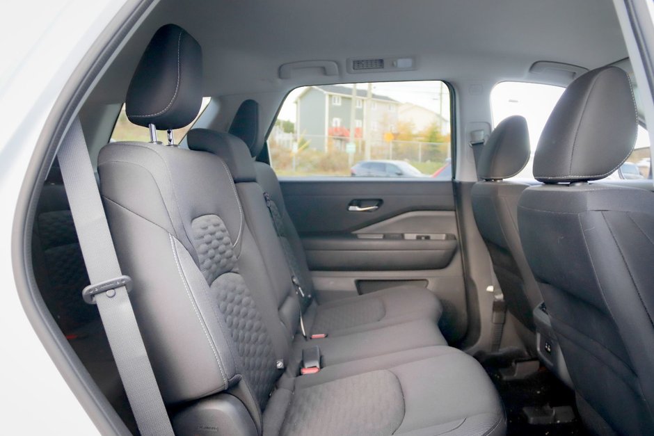 2022 Nissan Pathfinder S-24