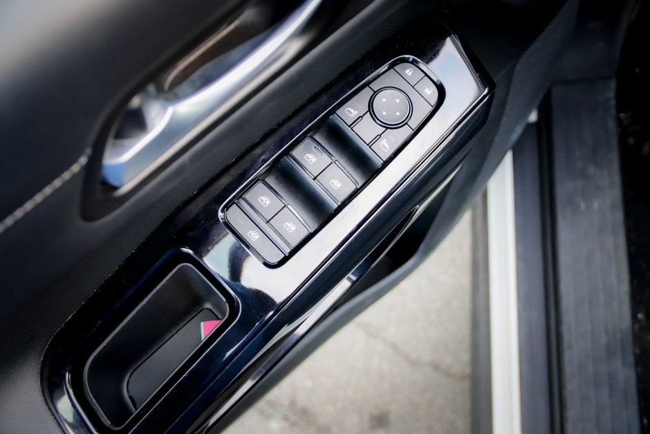 2022 Nissan Pathfinder S-12