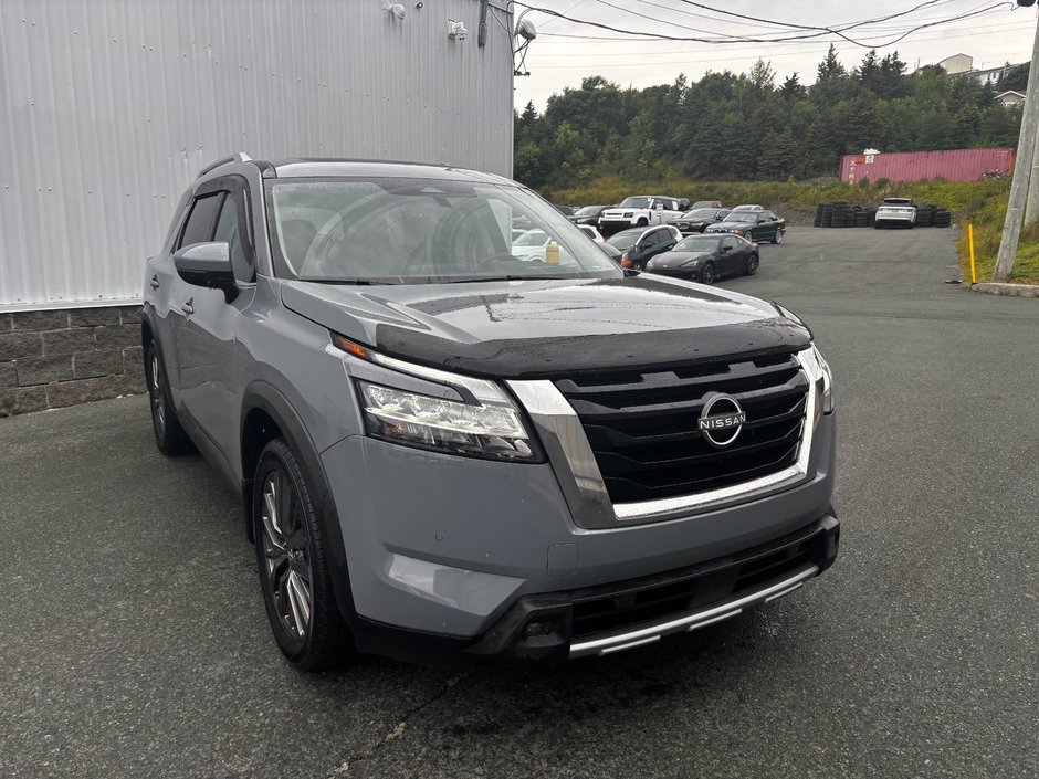 2024 Nissan Pathfinder SL-2