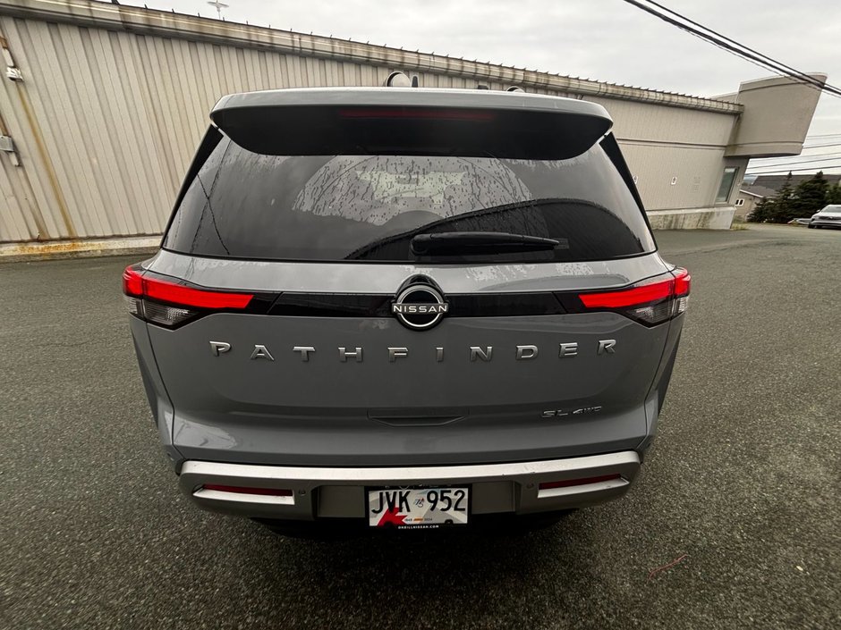 2024 Nissan Pathfinder SL-11