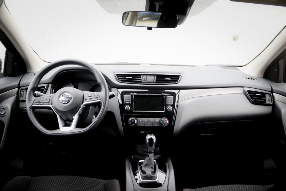 2020 Nissan Qashqai S-16