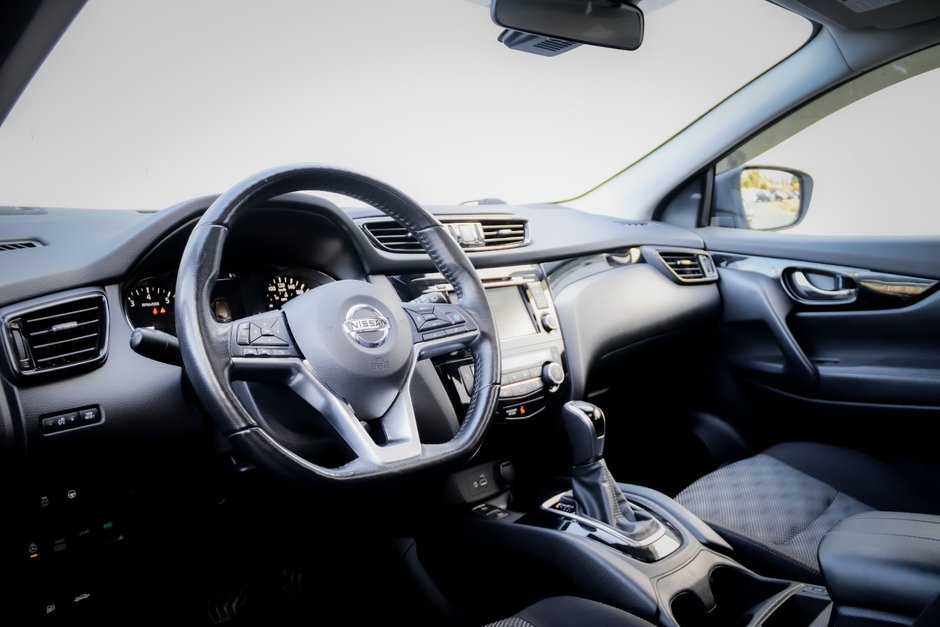 2021 Nissan Qashqai SV-16