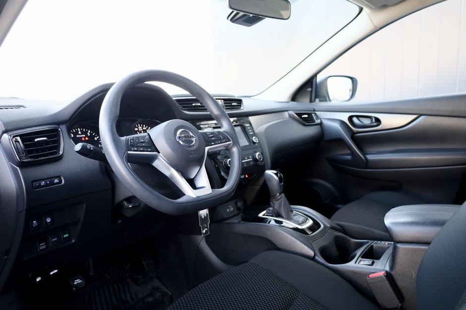 2021 Nissan Qashqai S-10