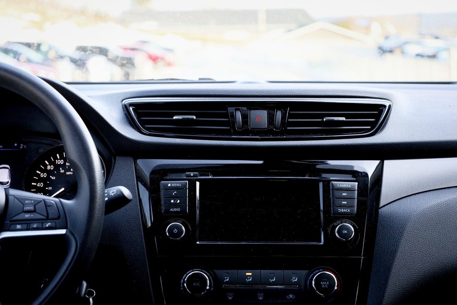 2021 Nissan Qashqai S-18