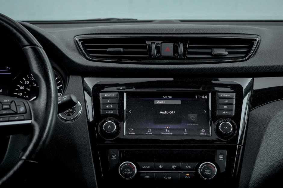 2021 Nissan Qashqai SV-16