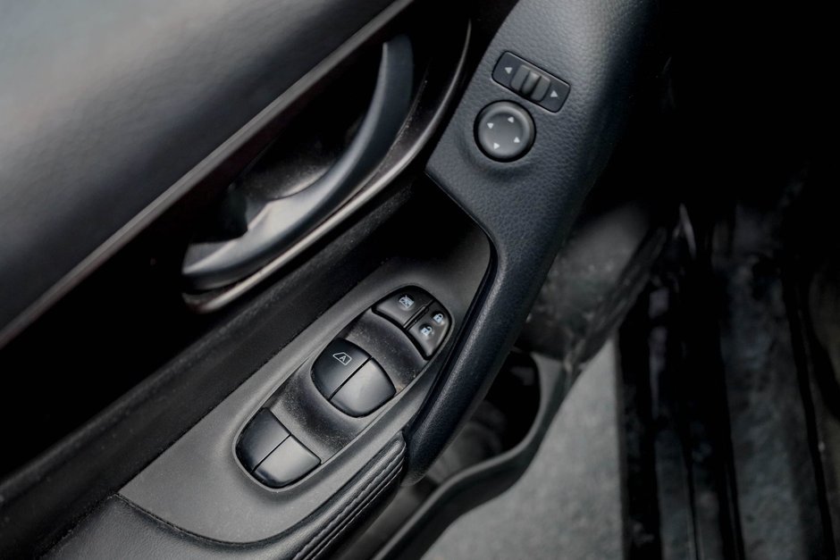 2021 Nissan Qashqai S-8