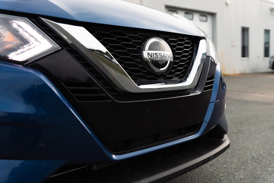 2022 Nissan Qashqai SV FWD CVT-6