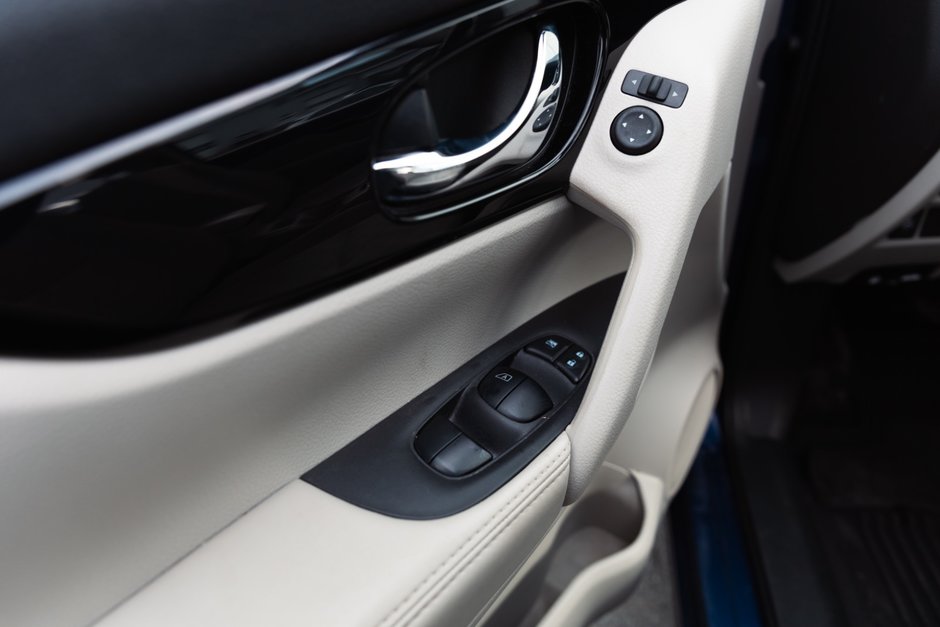 2022 Nissan Qashqai SV FWD CVT-15