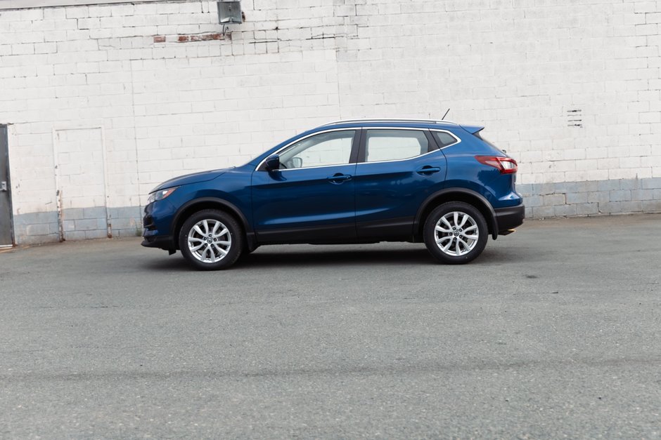 2022 Nissan Qashqai SV FWD CVT-0