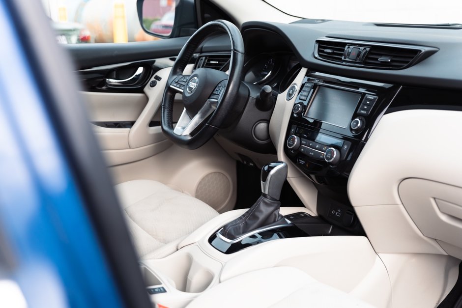 2022 Nissan Qashqai SV FWD CVT-20