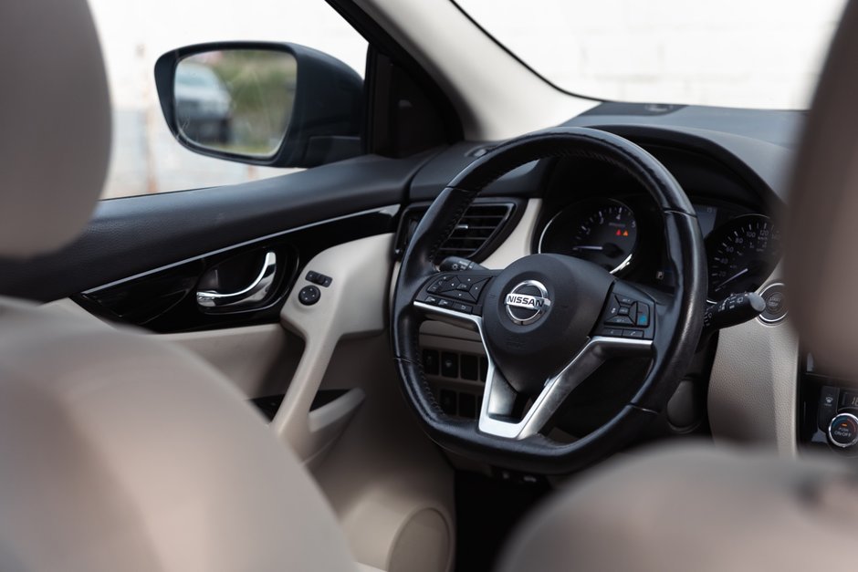 2022 Nissan Qashqai SV FWD CVT-21