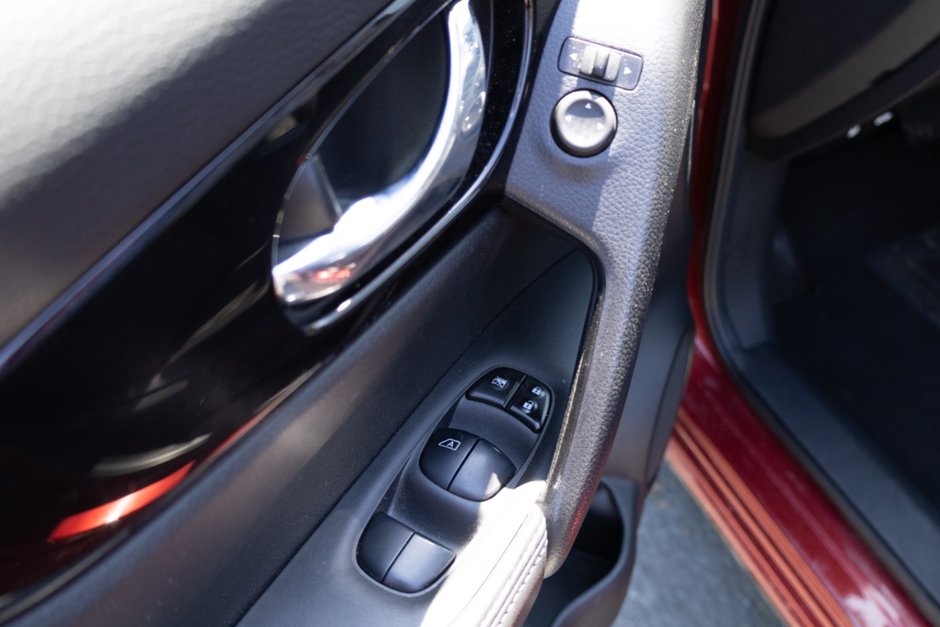 2022 Nissan Qashqai SV AWD CVT-14