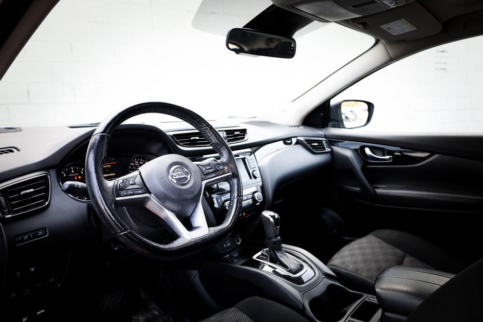 2022 Nissan Qashqai SV-15