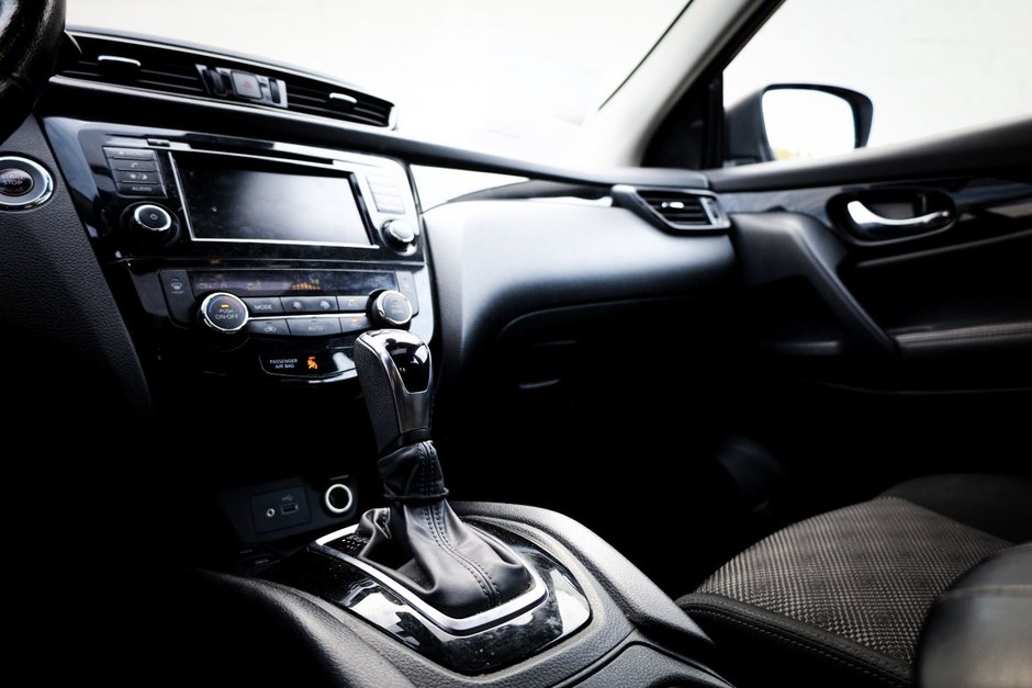 2022 Nissan Qashqai SV-16