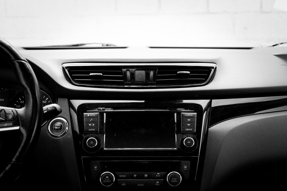 2022 Nissan Qashqai SV-18