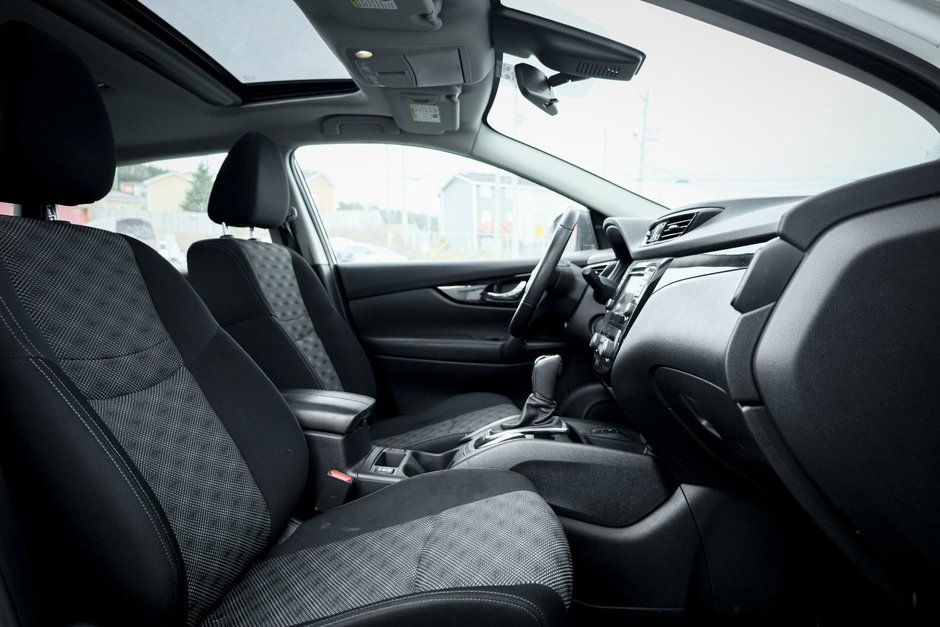 2022 Nissan Qashqai SV-16