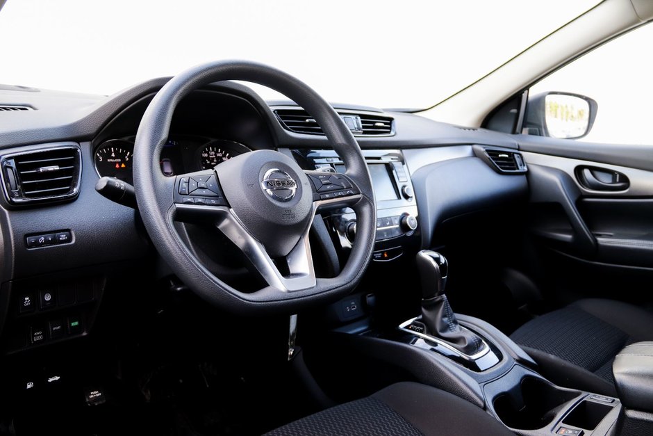 2022 Nissan Qashqai S-16