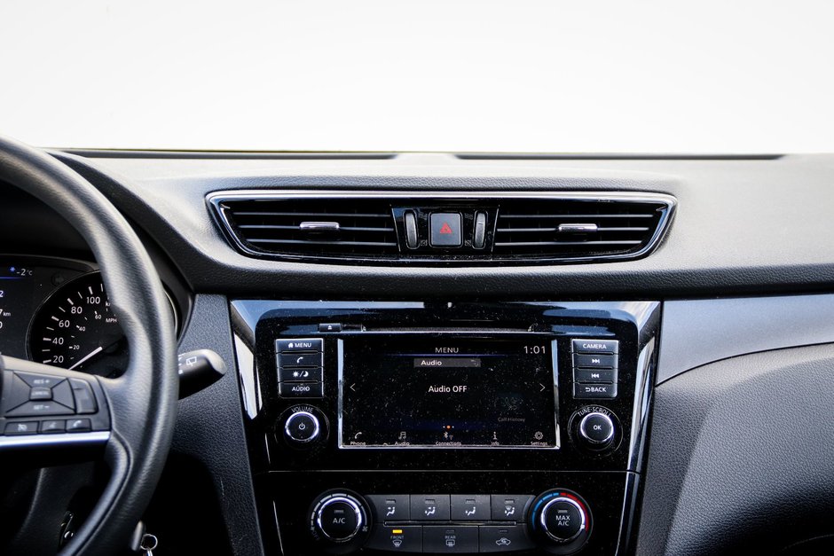 2022 Nissan Qashqai S-18