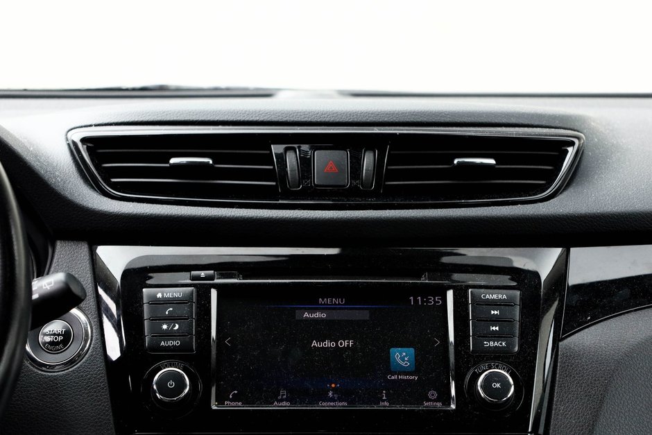 2022 Nissan Qashqai SV-10