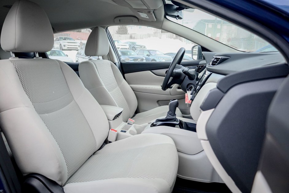2023 Nissan Qashqai S-18