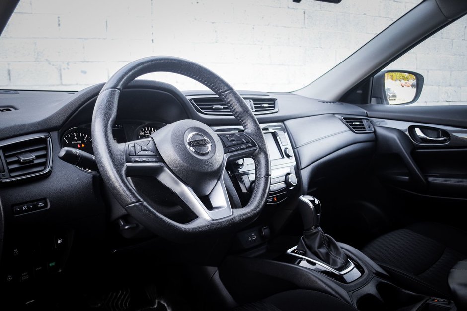 2020 Nissan Rogue S-14