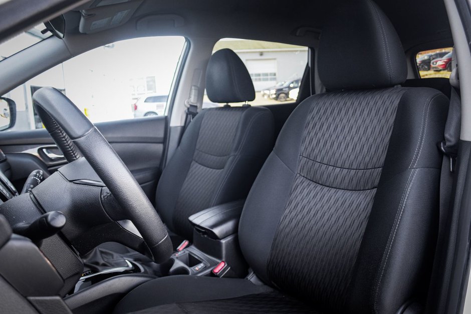 2020 Nissan Rogue S-12