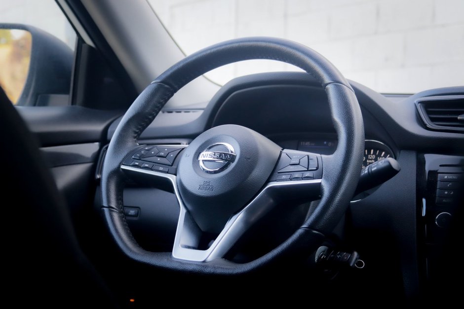 2020 Nissan Rogue S-24