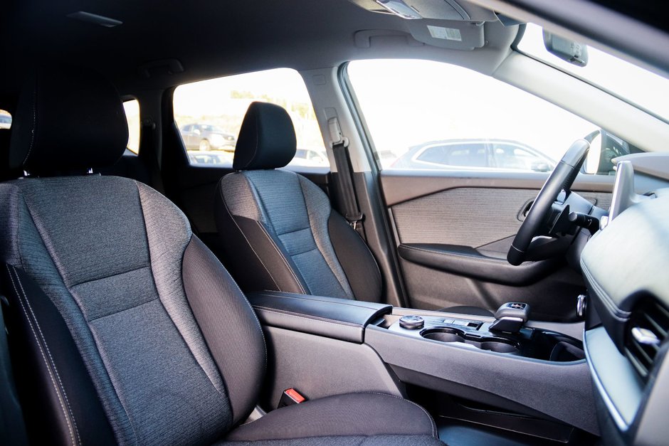 2021 Nissan Rogue S-23