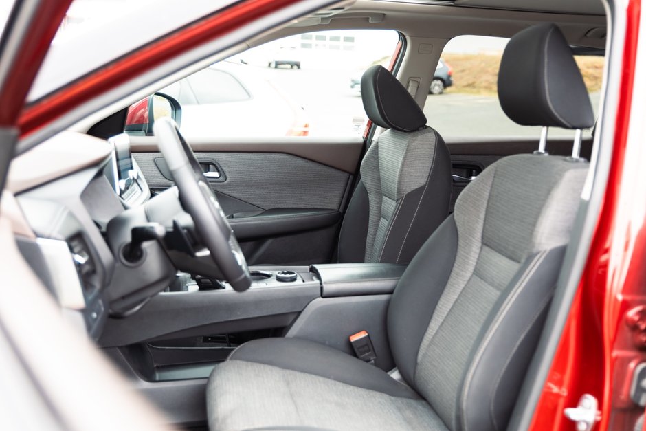 2021 Nissan Rogue SV-13